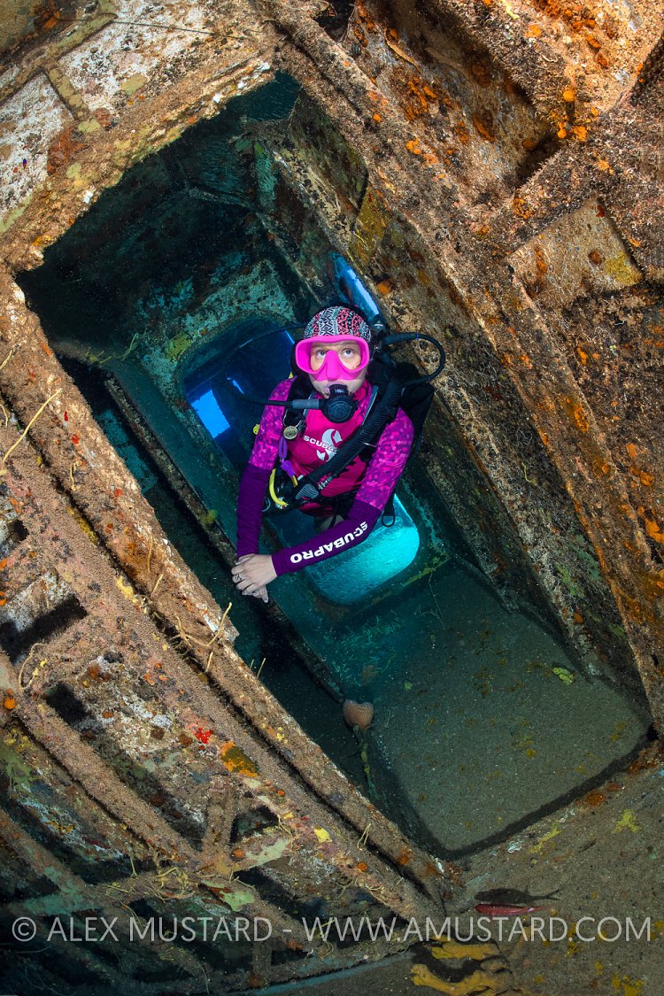 Kittiwake Corridor Diver, Cayman Islands